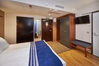 Отель Holiday Inn Tampere - Central Station Тампере Стандартный двухместный номер с 1 кроватью или 2 отдельными кроватями-24